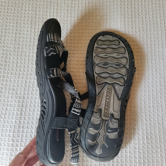 Skechers Black and White Sandals - Picture 5 of 8